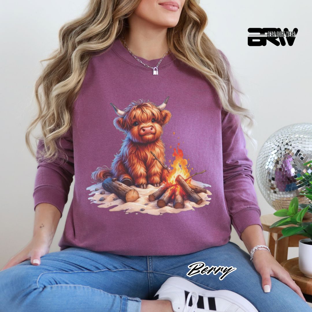 'Highland Cow Beach-Bonfire' Summer Long Sleeve Tee