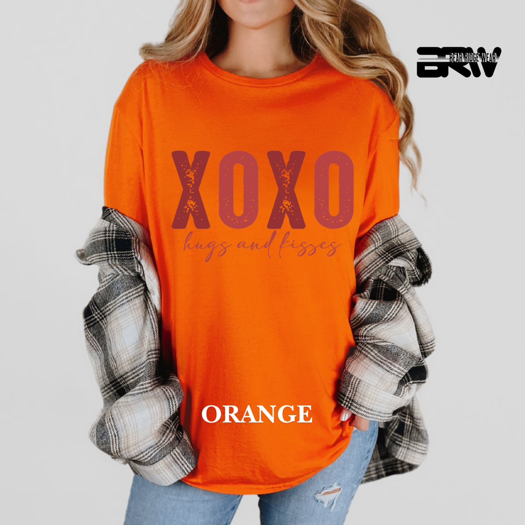 'Xoxo Hugs and Kisses' Tee
