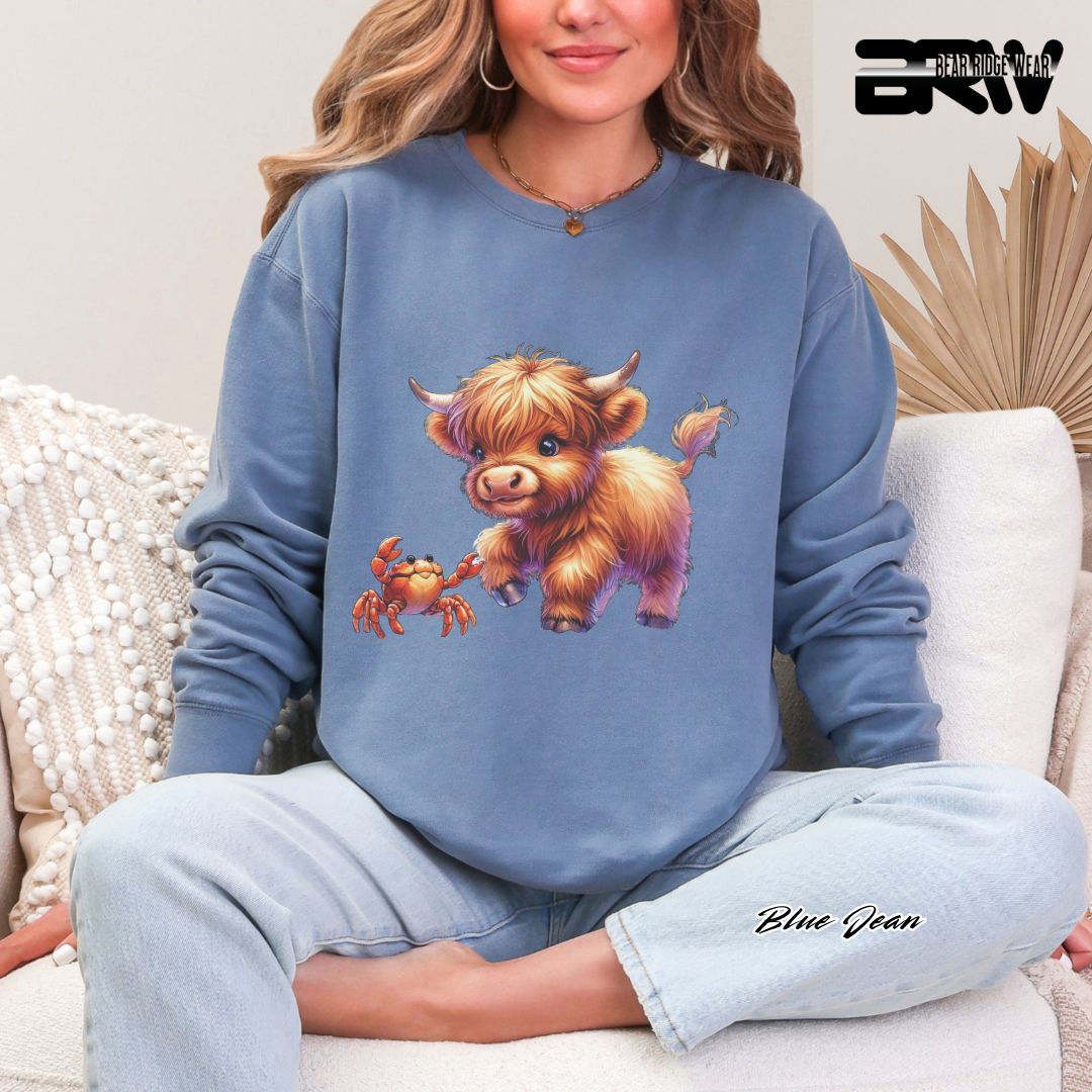 'Highland Cow-Crab' Summer Crewneck Sweatshirt