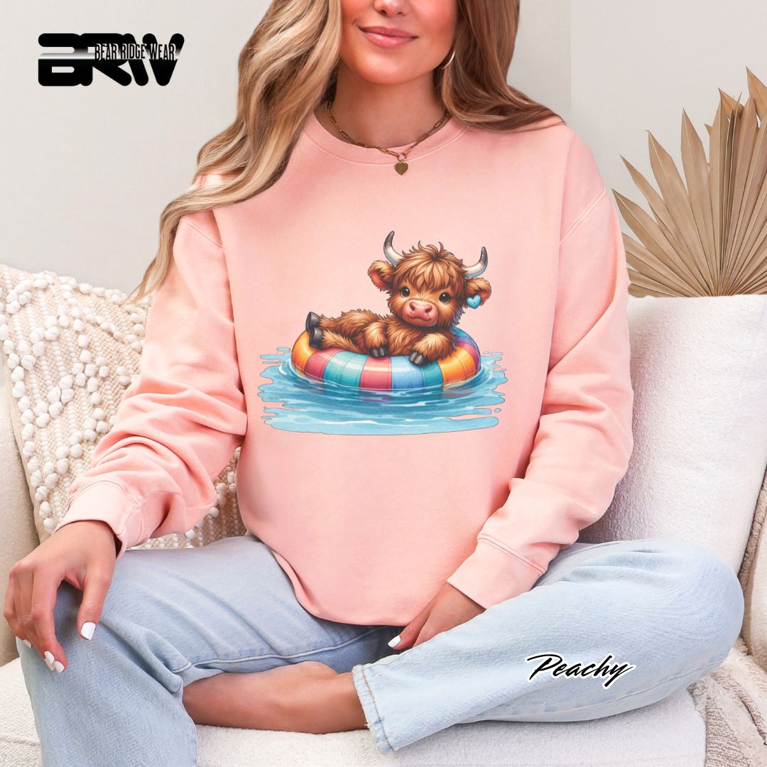 'Highland Cow-Float' Summer Crewneck Sweatshirt