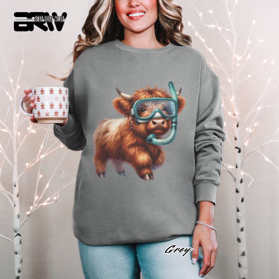 'Highland Cow-Snorkel' Summer Crewneck Sweatshirt