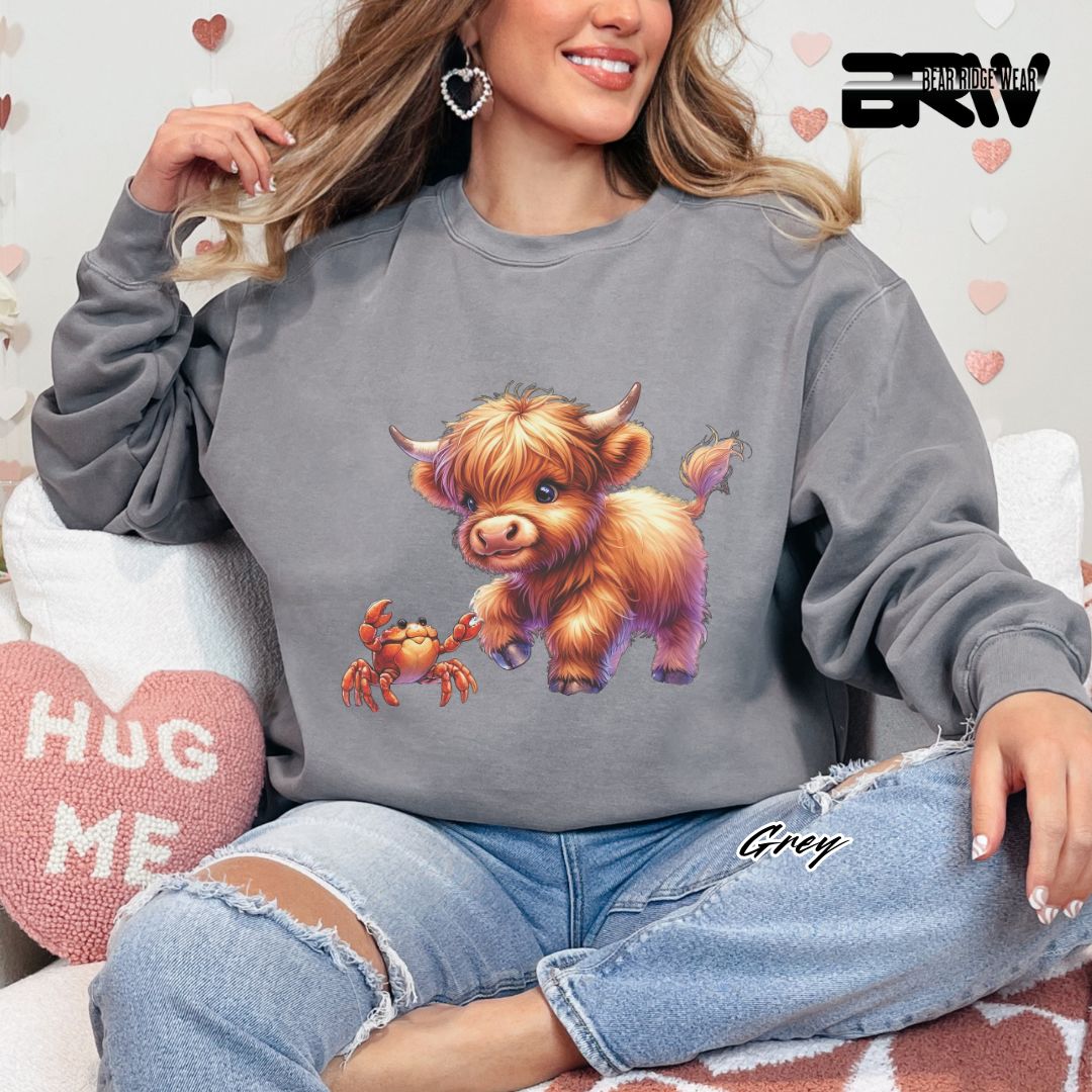 'Highland Cow-Crab' Summer Crewneck Sweatshirt