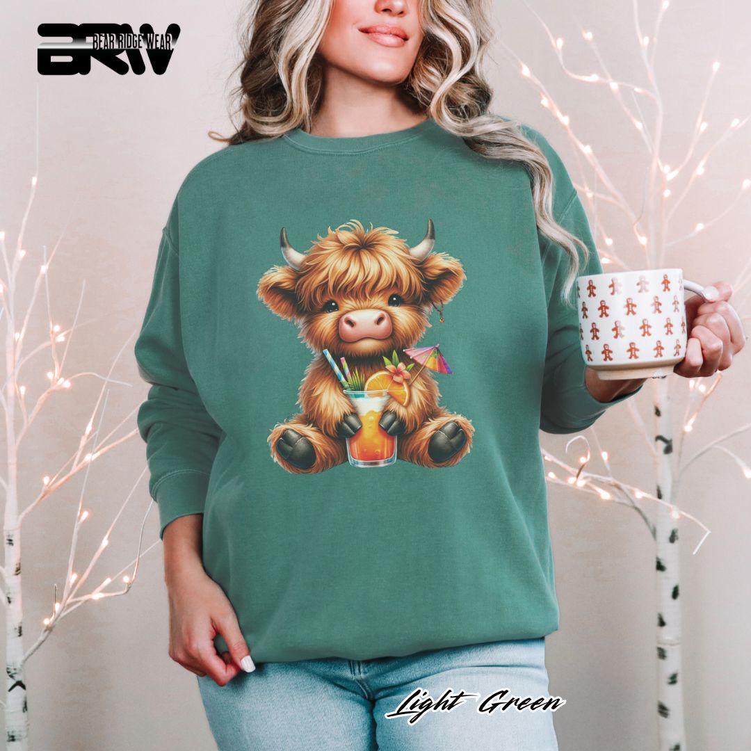 'Highland Cow-Tropical Drink' Summer Crewneck Sweatshirt