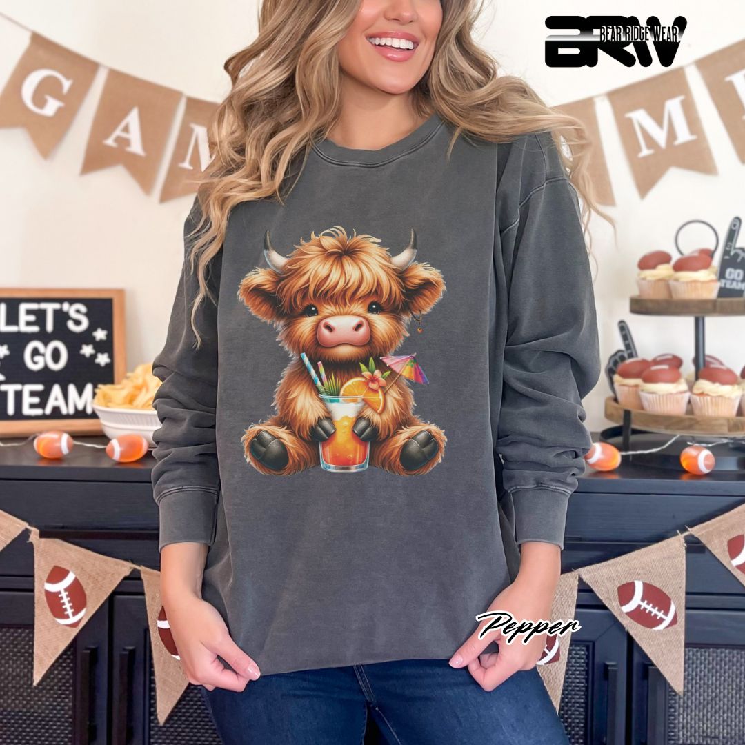'Highland Cow-Tropical Drink' Summer Crewneck Sweatshirt
