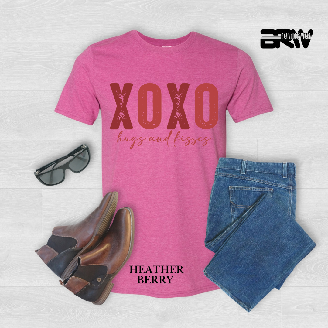 'Xoxo Hugs and Kisses' Tee