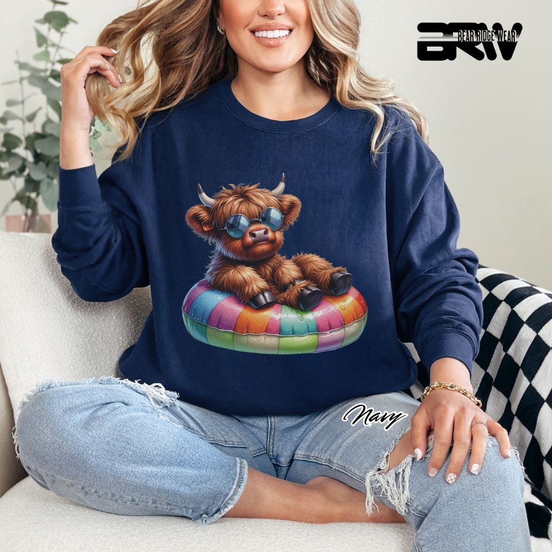 'Highland Cow-Float-Sunglasses' Summer Crewneck Sweatshirt