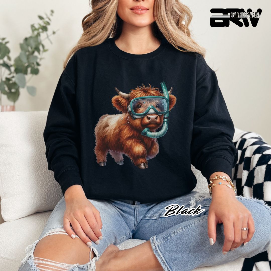 'Highland Cow-Snorkel' Summer Crewneck Sweatshirt