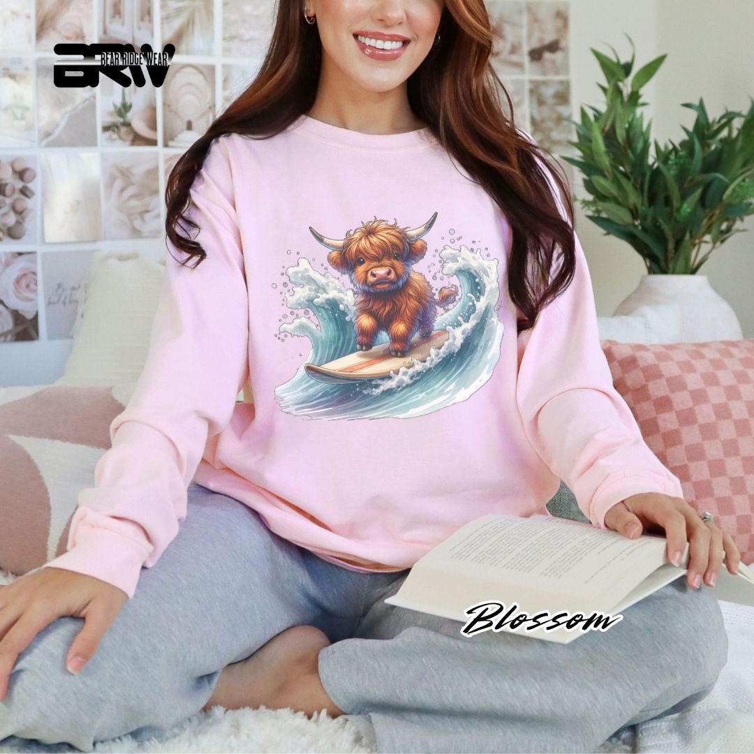 'Highland Cow- Surfing' Summer Long Sleeve Tee