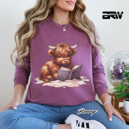 'Highland Cow Beach-Book' Summer Long Sleeve Tee