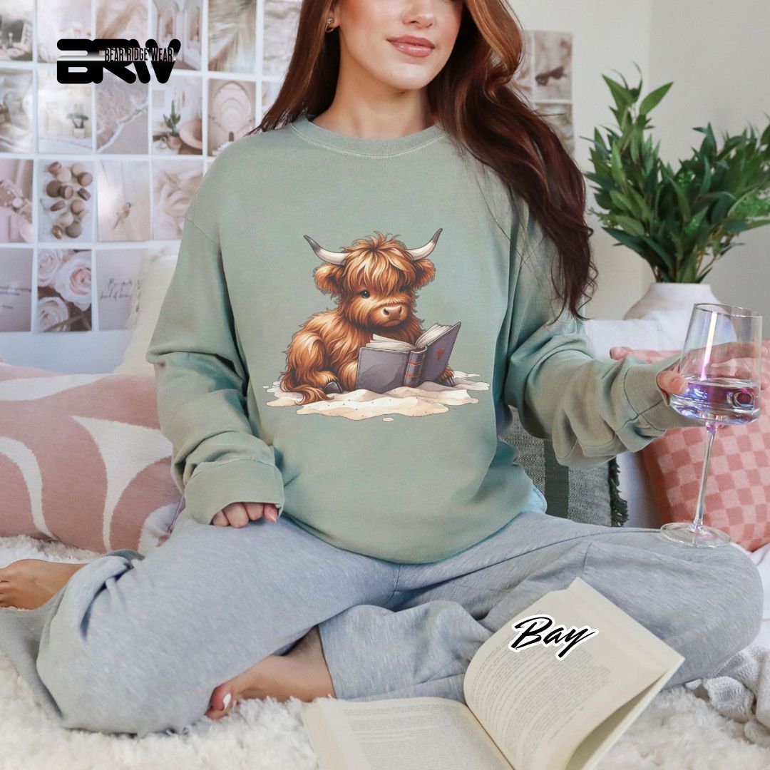 'Highland Cow Beach-Book' Summer Long Sleeve Tee