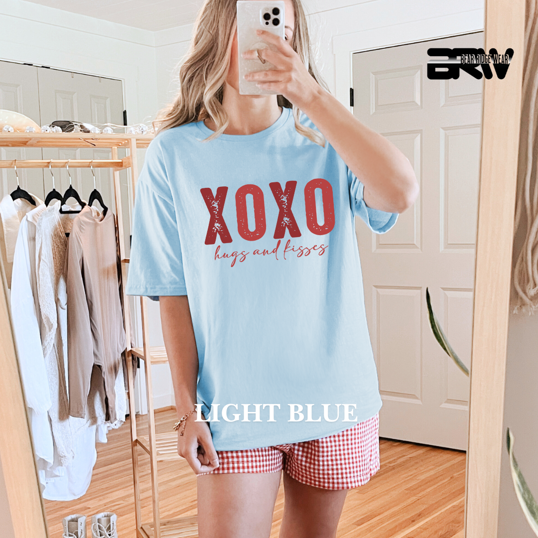 ‘Xoxo Hugs and Kisses’ Tee