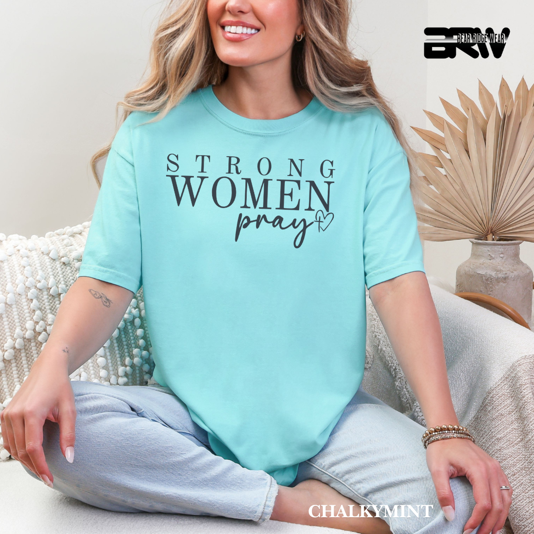 'Strong Women Pray' Faith Tee