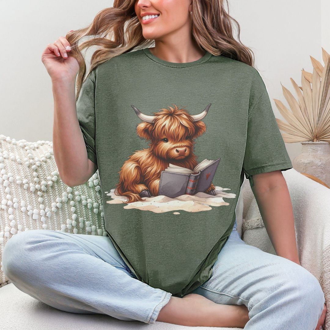'Highland Cow-Beach-Book'  Summer Tee