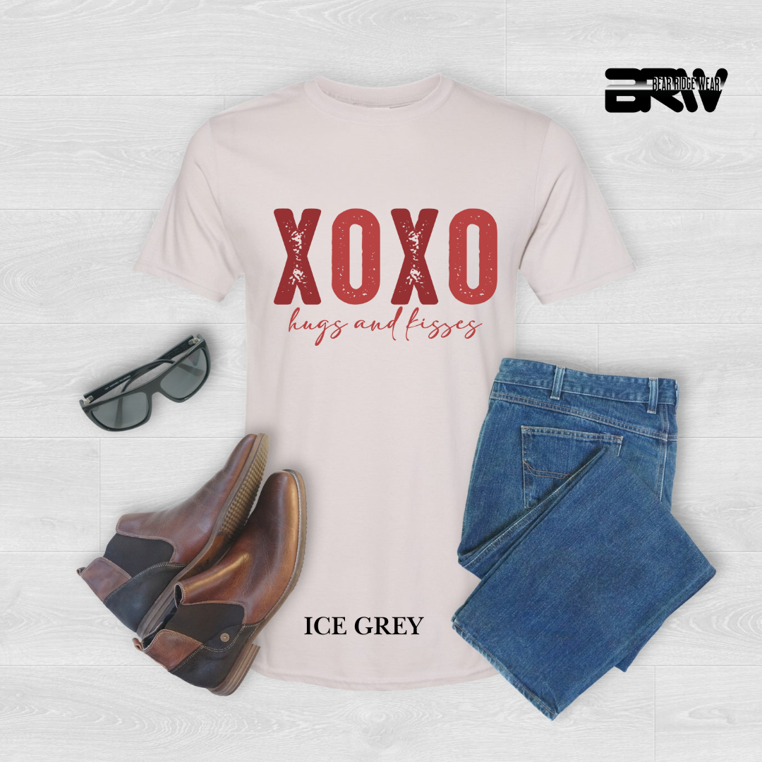 ‘Xoxo Hugs and Kisses’ Tee