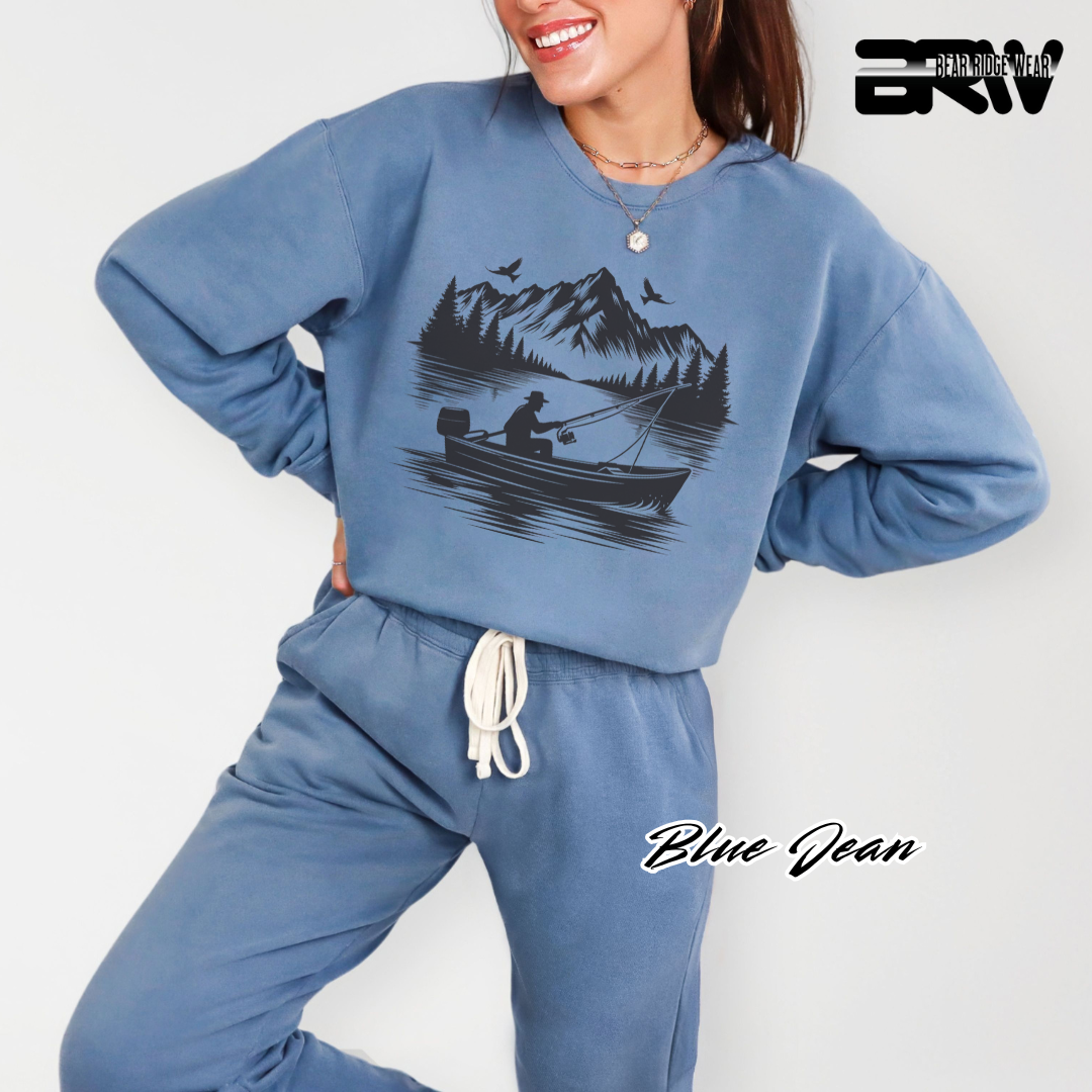 'Boat in the lake' Everyday Crewneck Sweatshirt