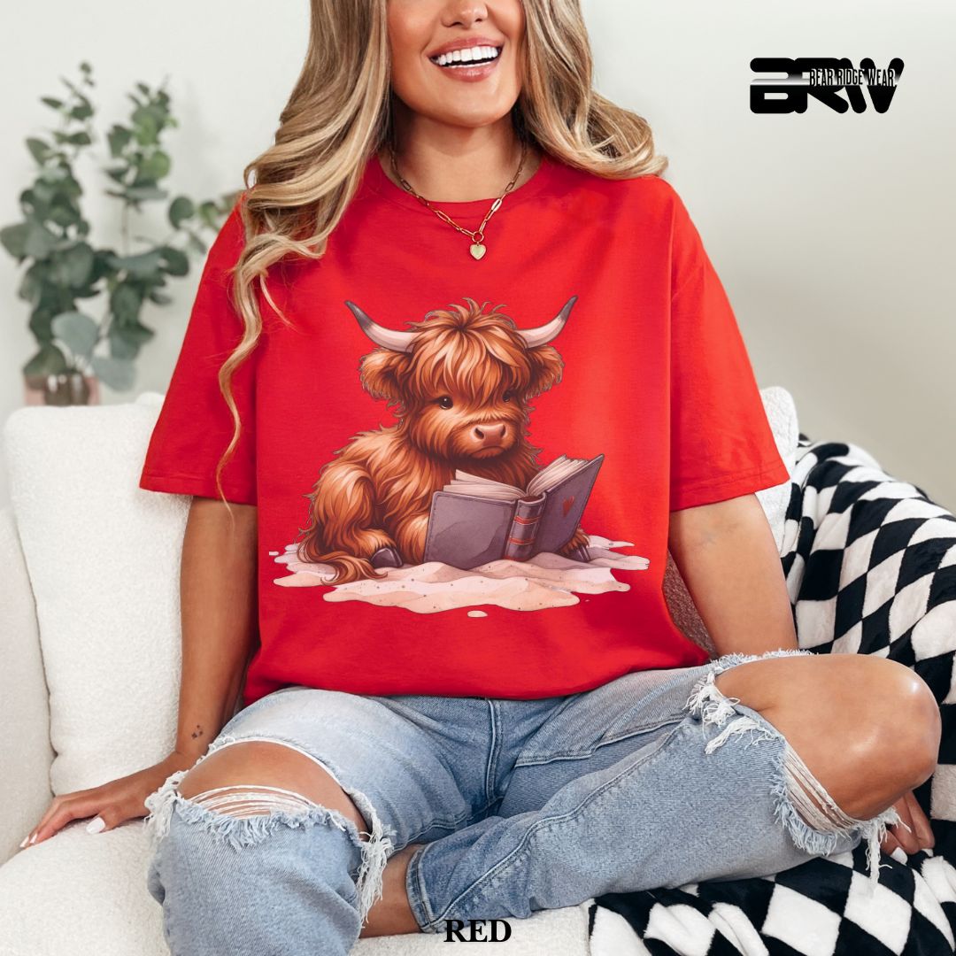 'Highland Cow-Beach-Book'  Summer Tee