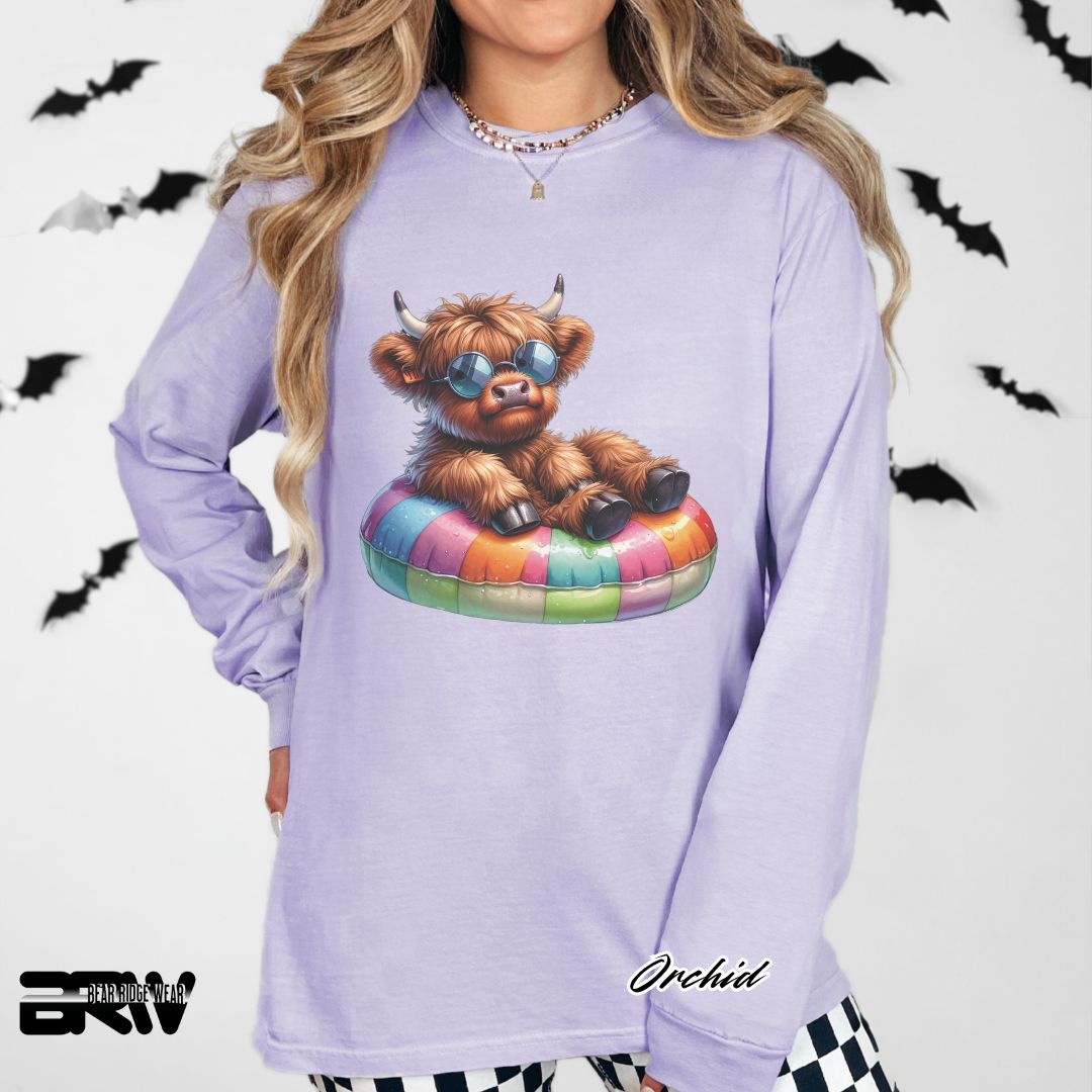 'Highland Cow-Float-Sunglasses' Summer Long Sleeve Tee