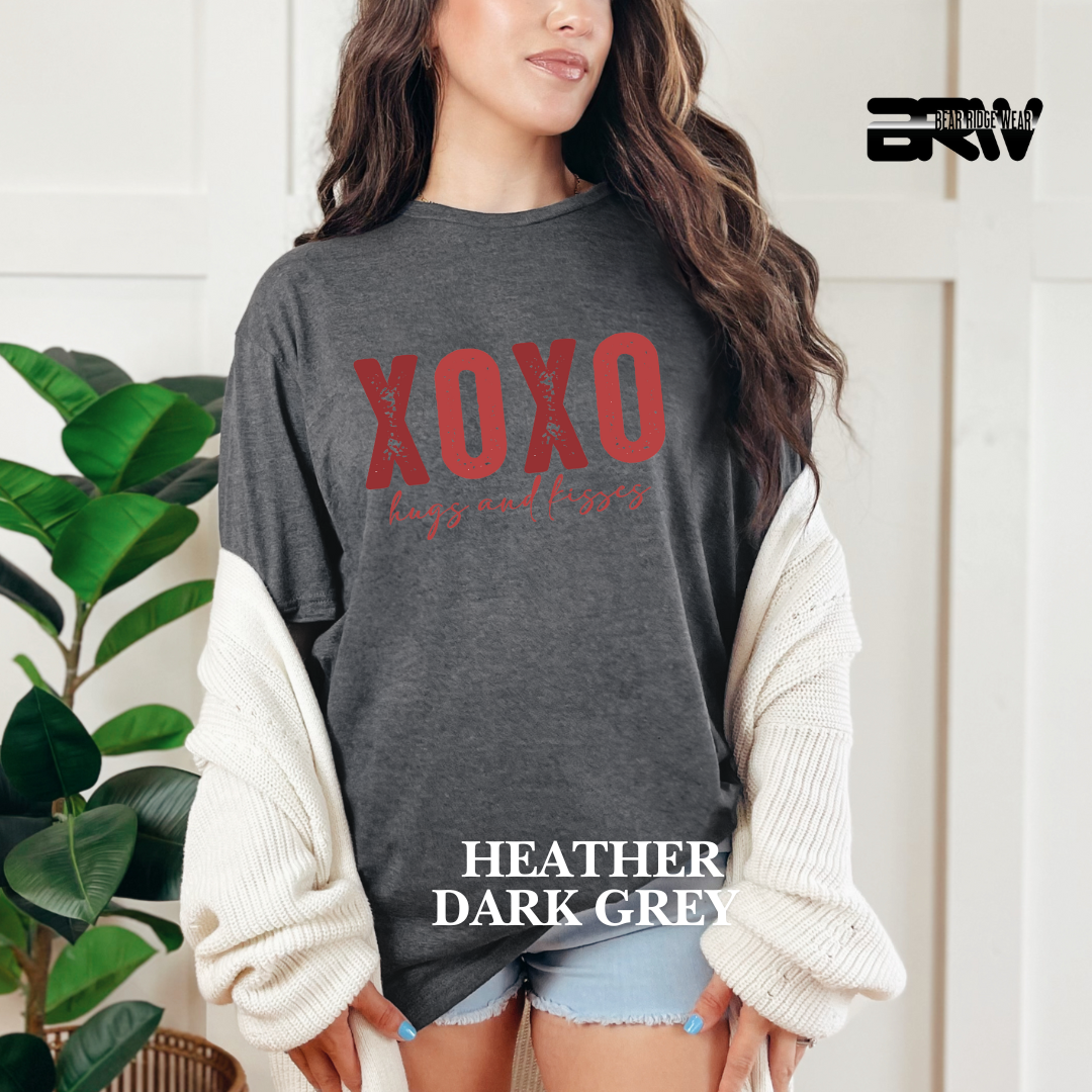 ‘Xoxo Hugs and Kisses’ Tee