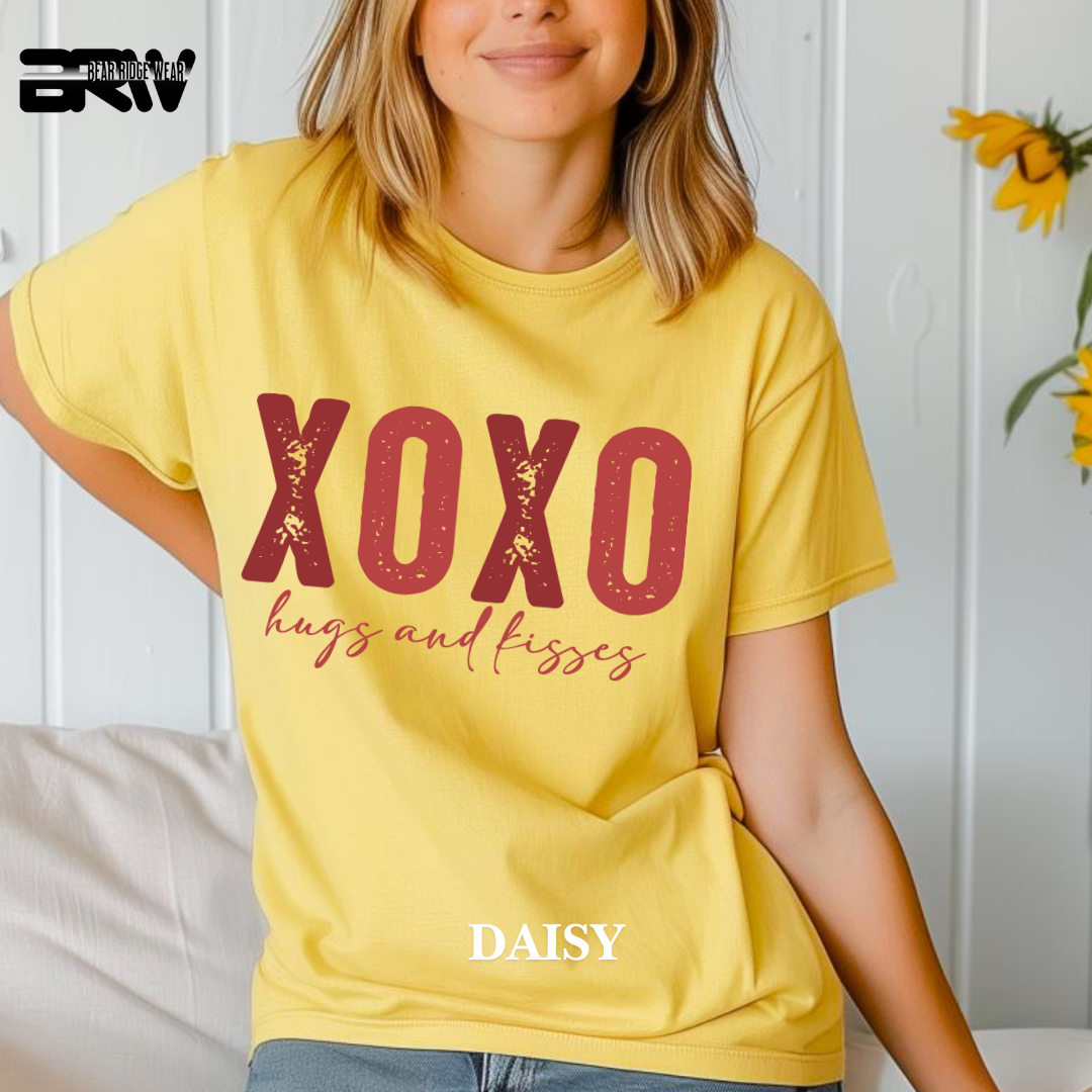 'Xoxo Hugs and Kisses' Tee
