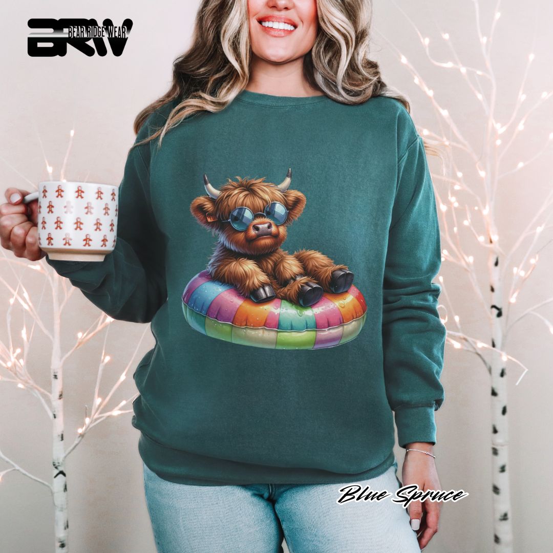 'Highland Cow-Float-Sunglasses' Summer Crewneck Sweatshirt