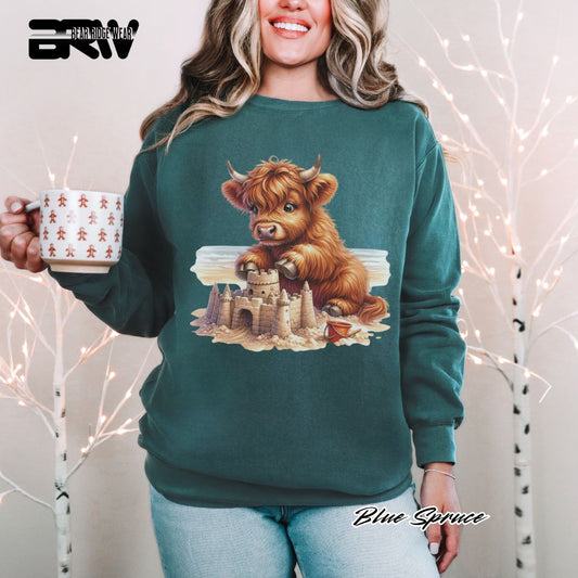 'Highland Cow-Sandcastle' Summer Crewneck Sweatshirt