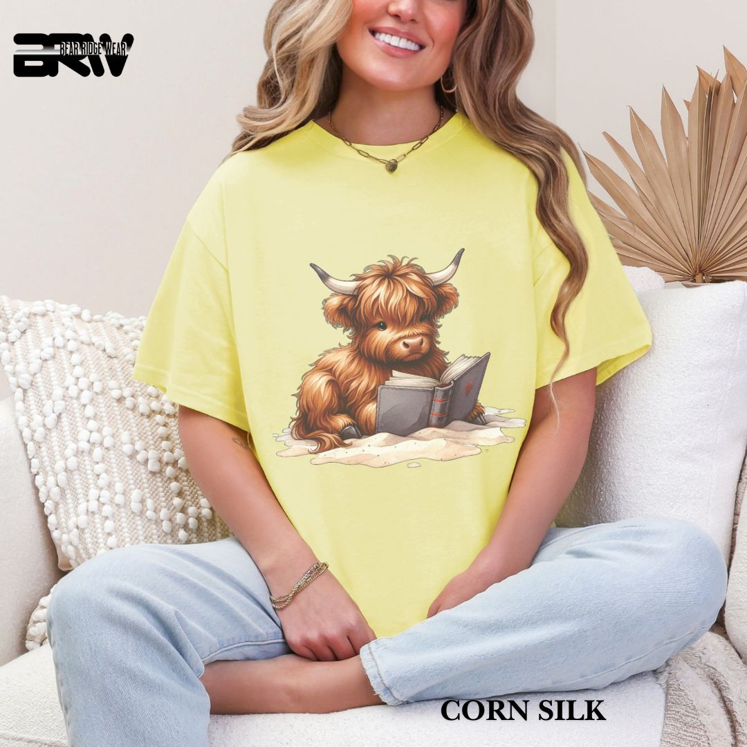 'Highland Cow-Beach-Book' 3 Summer Tee