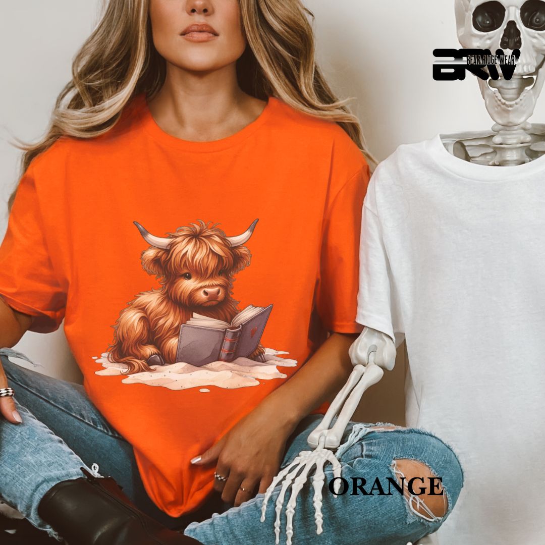 'Highland Cow-Beach-Book'  Summer Tee