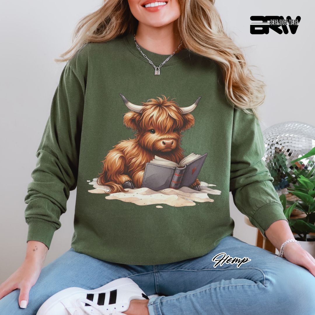 'Highland Cow Beach-Book' Summer Long Sleeve Tee