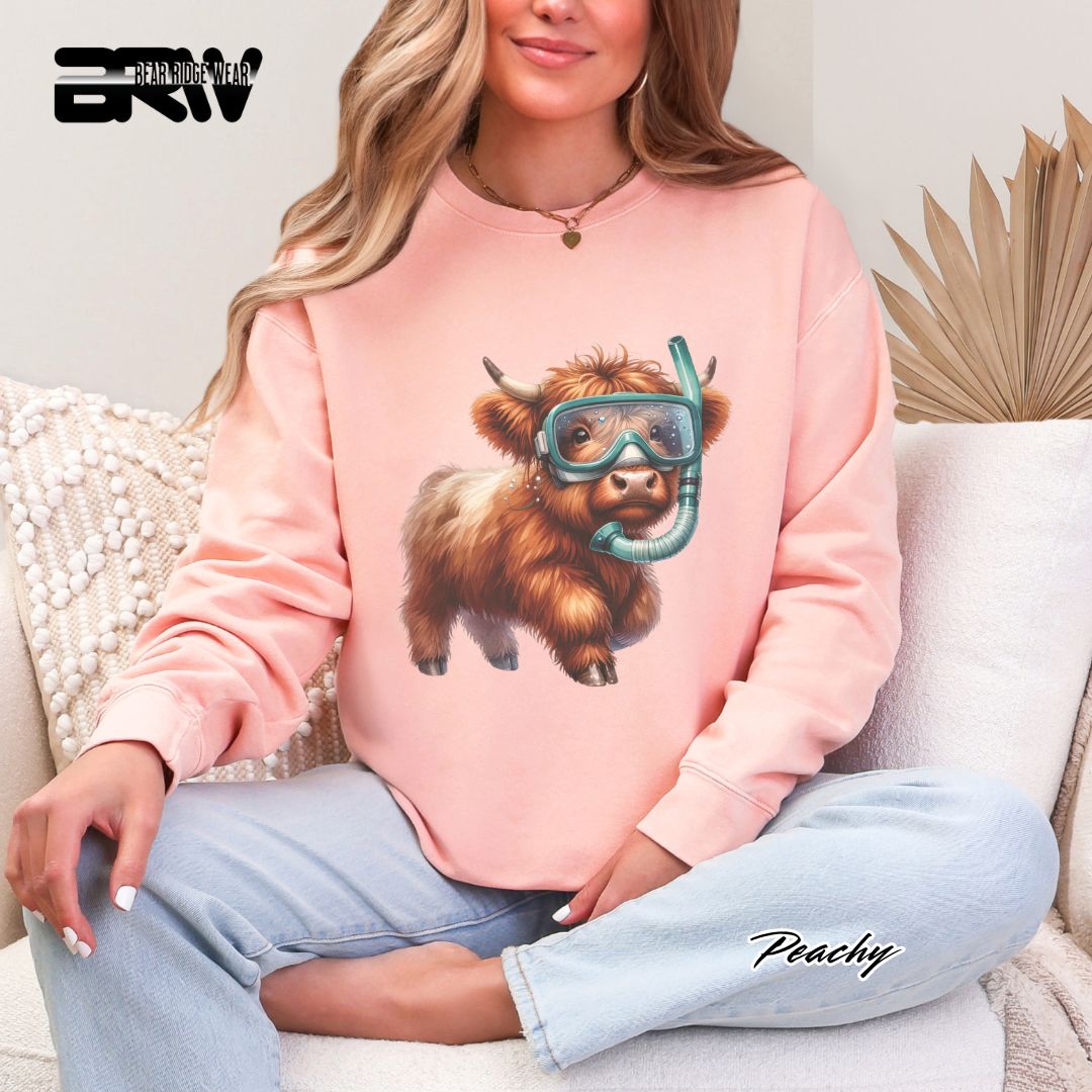 'Highland Cow-Snorkel' Summer Crewneck Sweatshirt