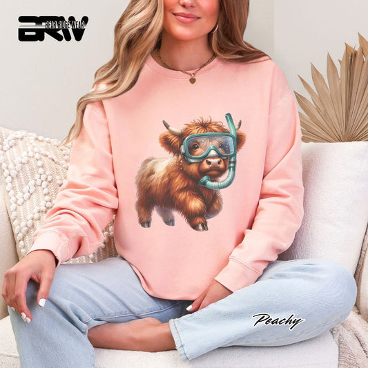 'Highland Cow-Snorkel' Summer Crewneck Sweatshirt