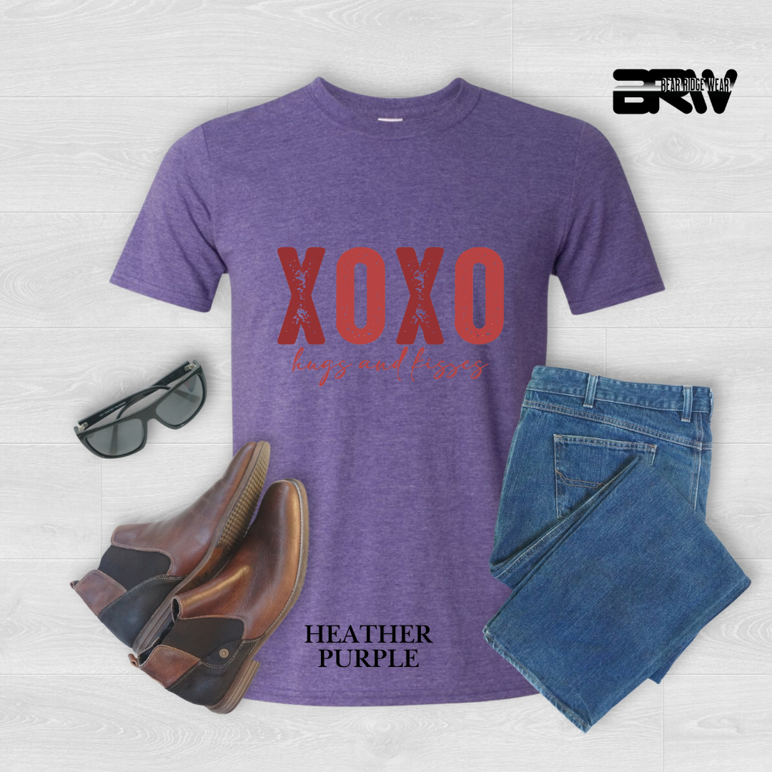 ‘Xoxo Hugs and Kisses’ Tee