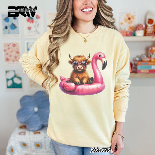 'Highland Cow-Flamingo Float'  Summer Crewneck Sweatshirt