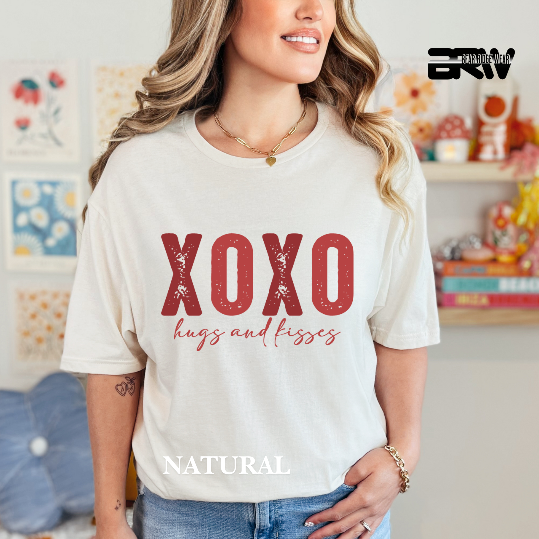 ‘Xoxo Hugs and Kisses’ Tee