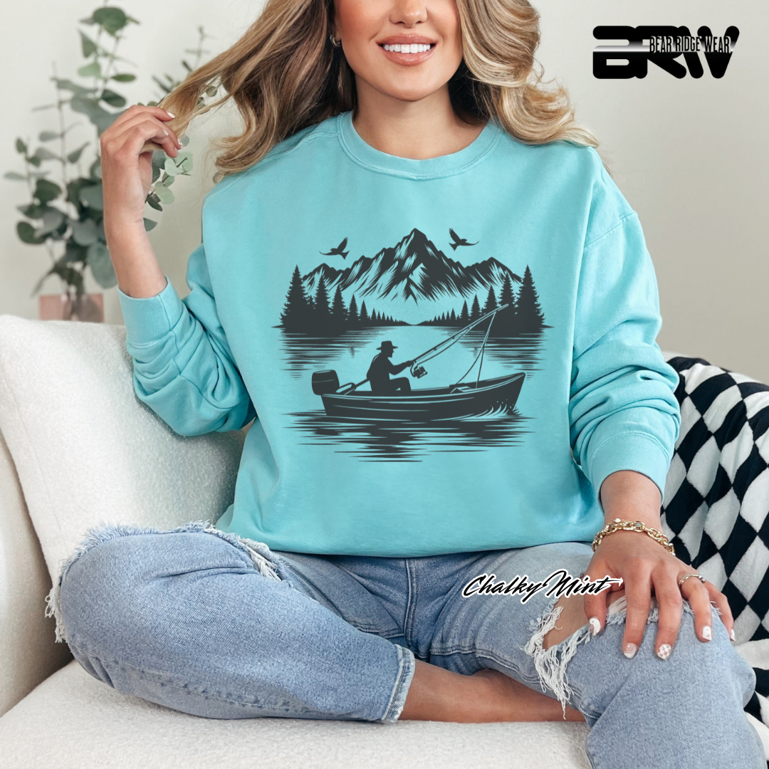 'Boat in the lake' Everyday Crewneck Sweatshirt