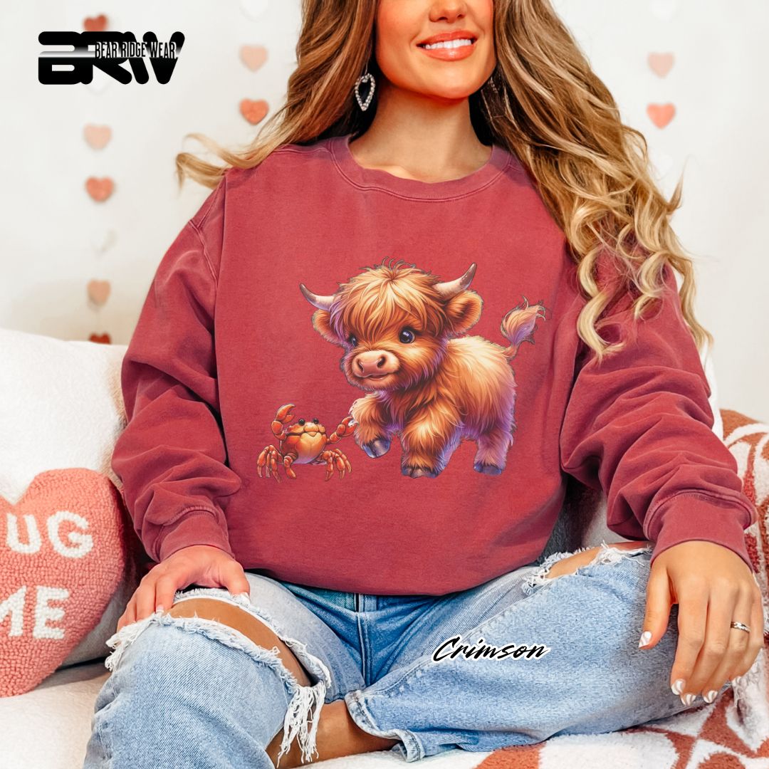 'Highland Cow-Crab' Summer Crewneck Sweatshirt
