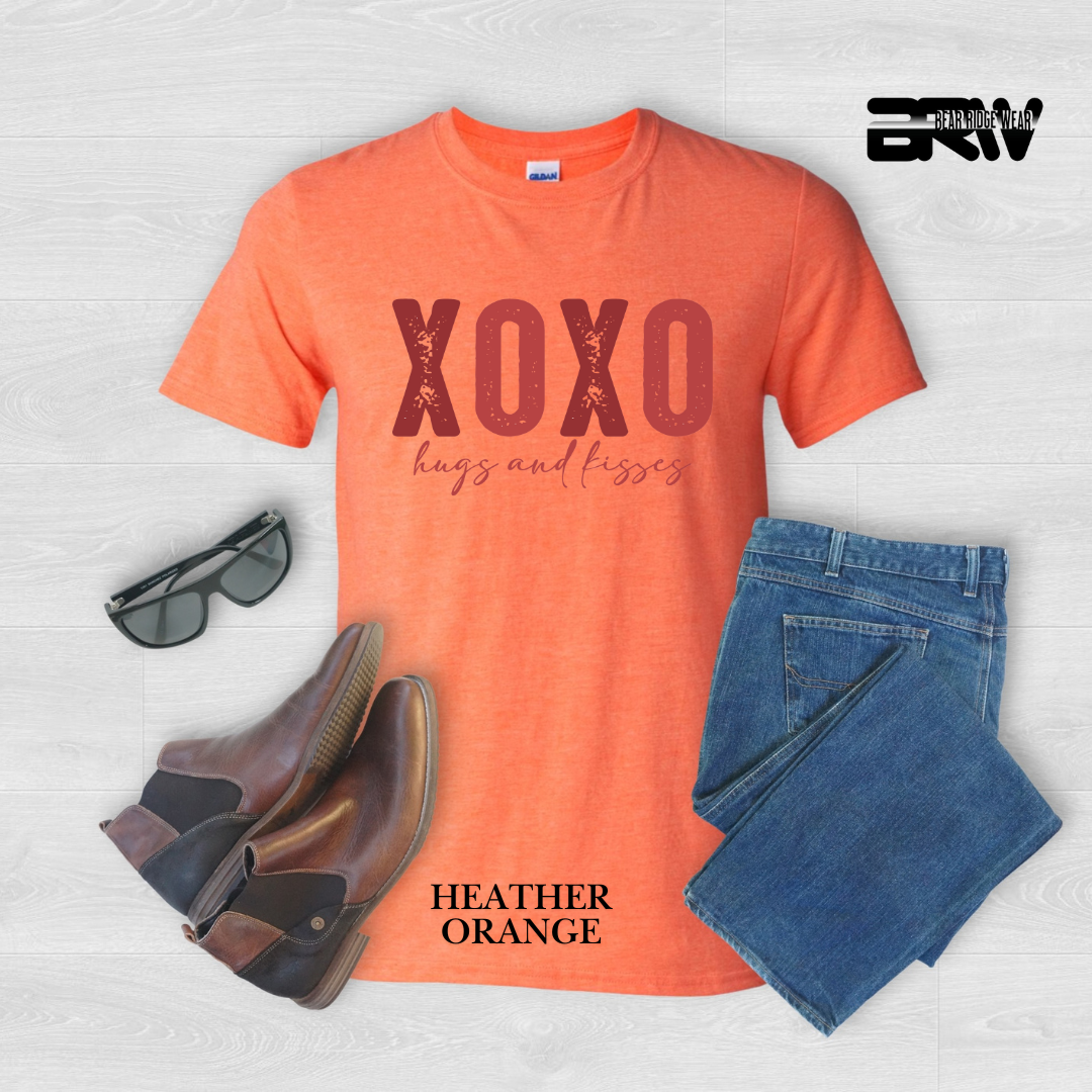 ‘Xoxo Hugs and Kisses’ Tee