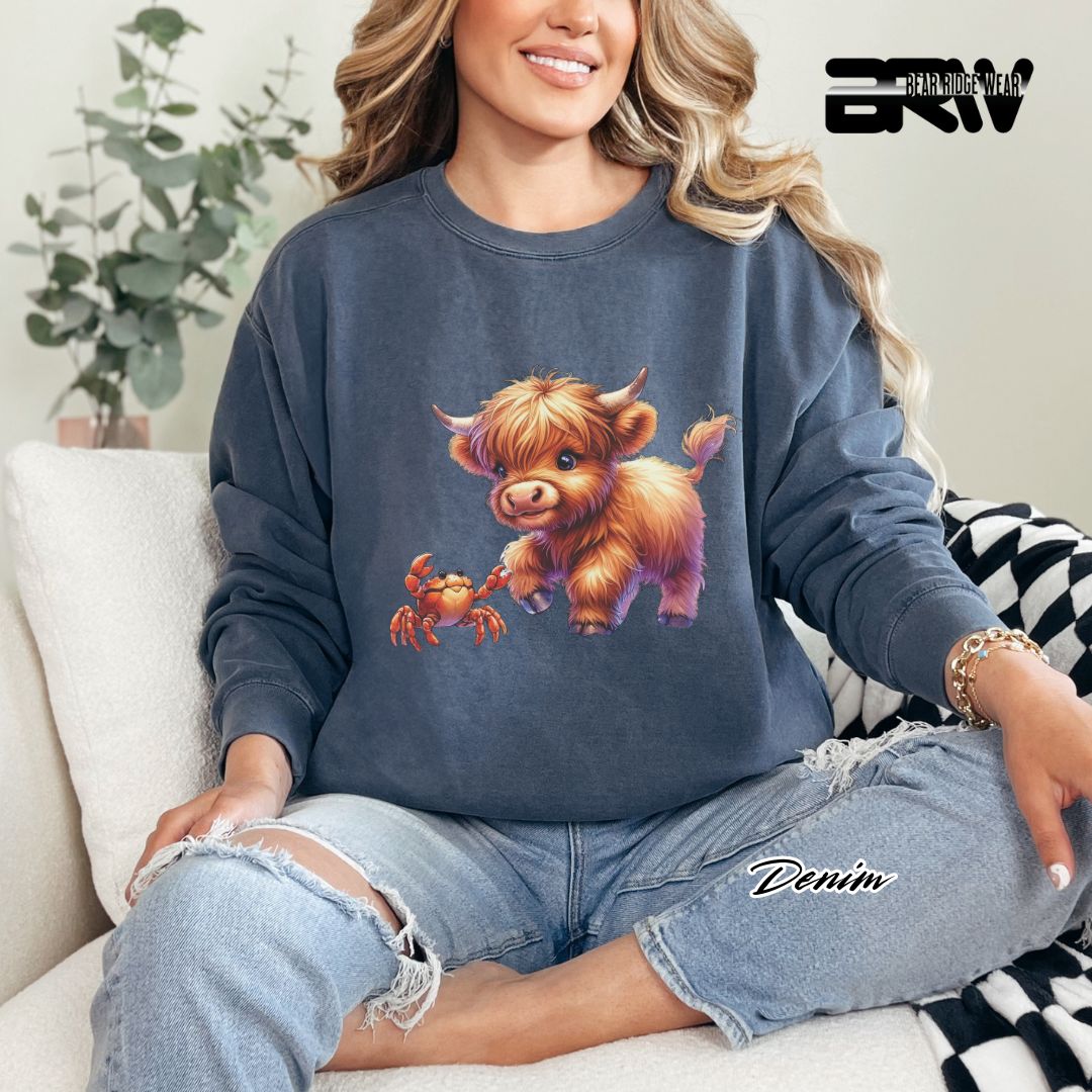 'Highland Cow-Crab' Summer Crewneck Sweatshirt