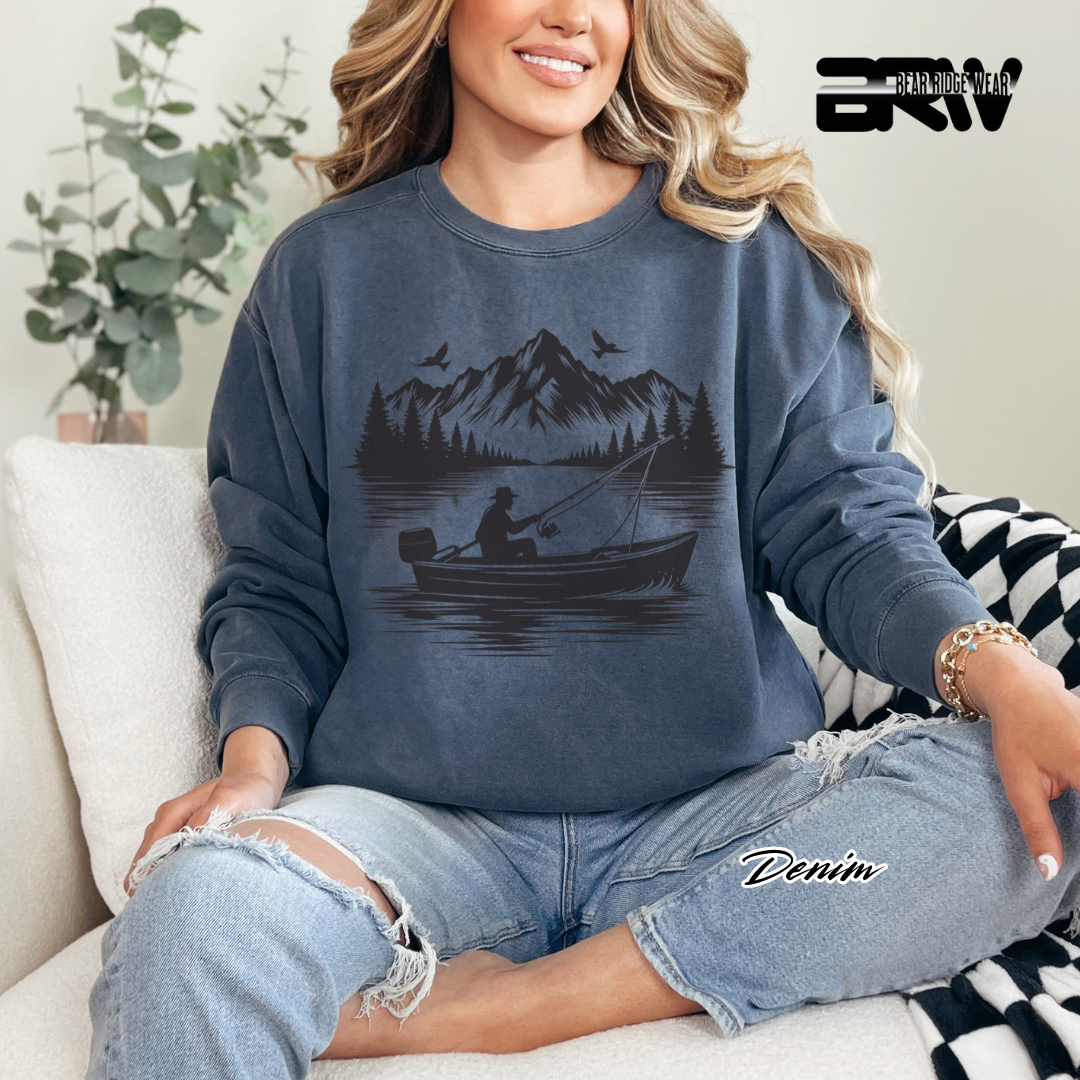'Boat in the lake' Everyday Crewneck Sweatshirt