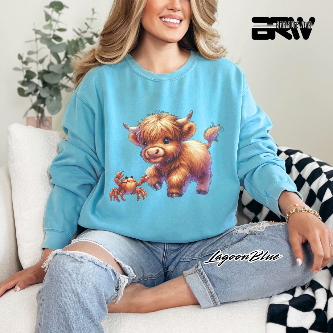 'Highland Cow-Crab' Summer Crewneck Sweatshirt