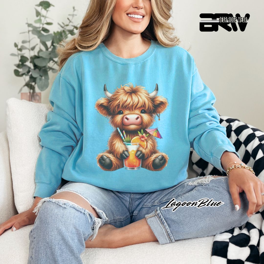 'Highland Cow-Tropical Drink' Summer Crewneck Sweatshirt
