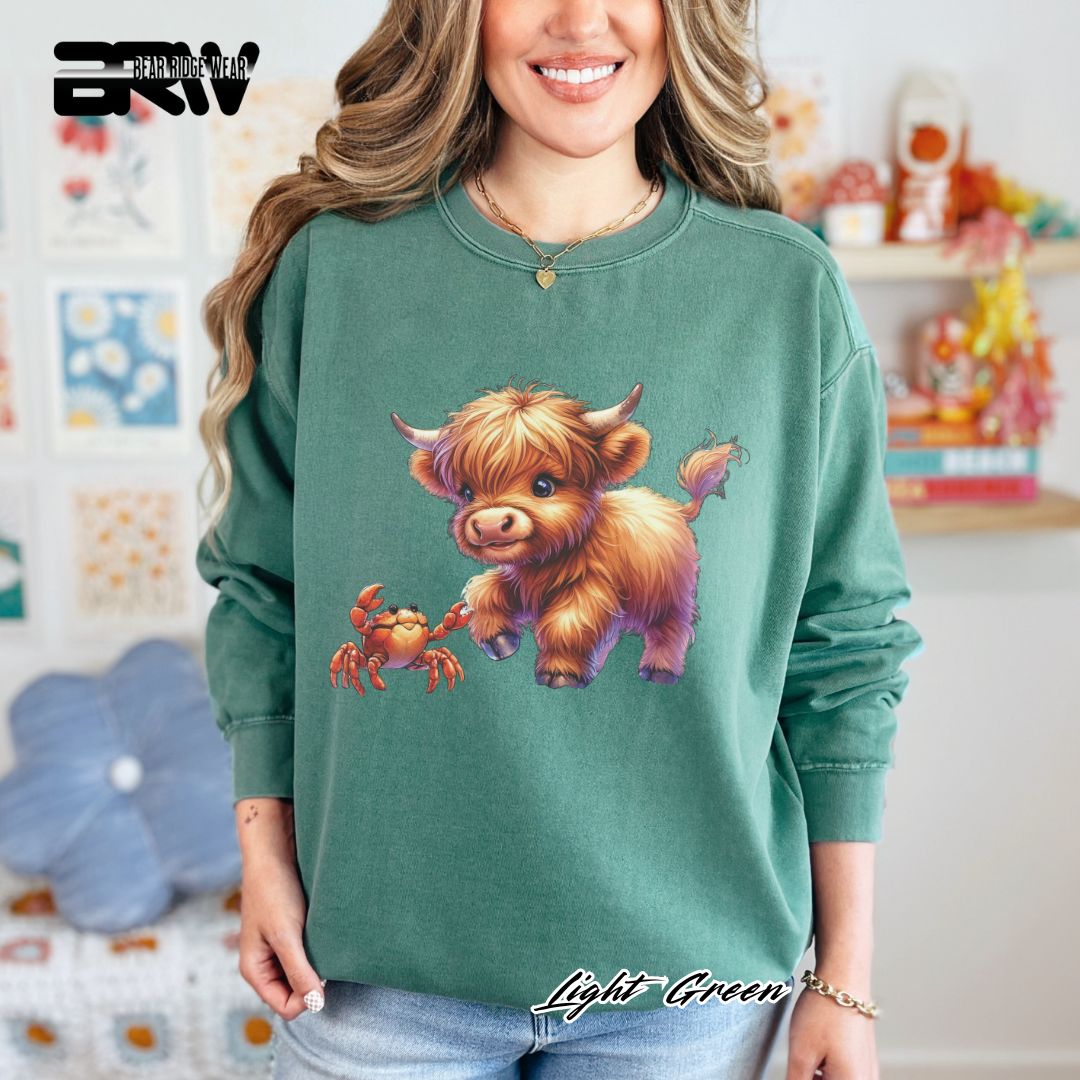 'Highland Cow-Crab' Summer Crewneck Sweatshirt