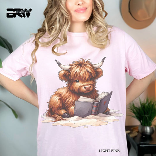 'Highland Cow-Beach-Book' 2 Summer Tee