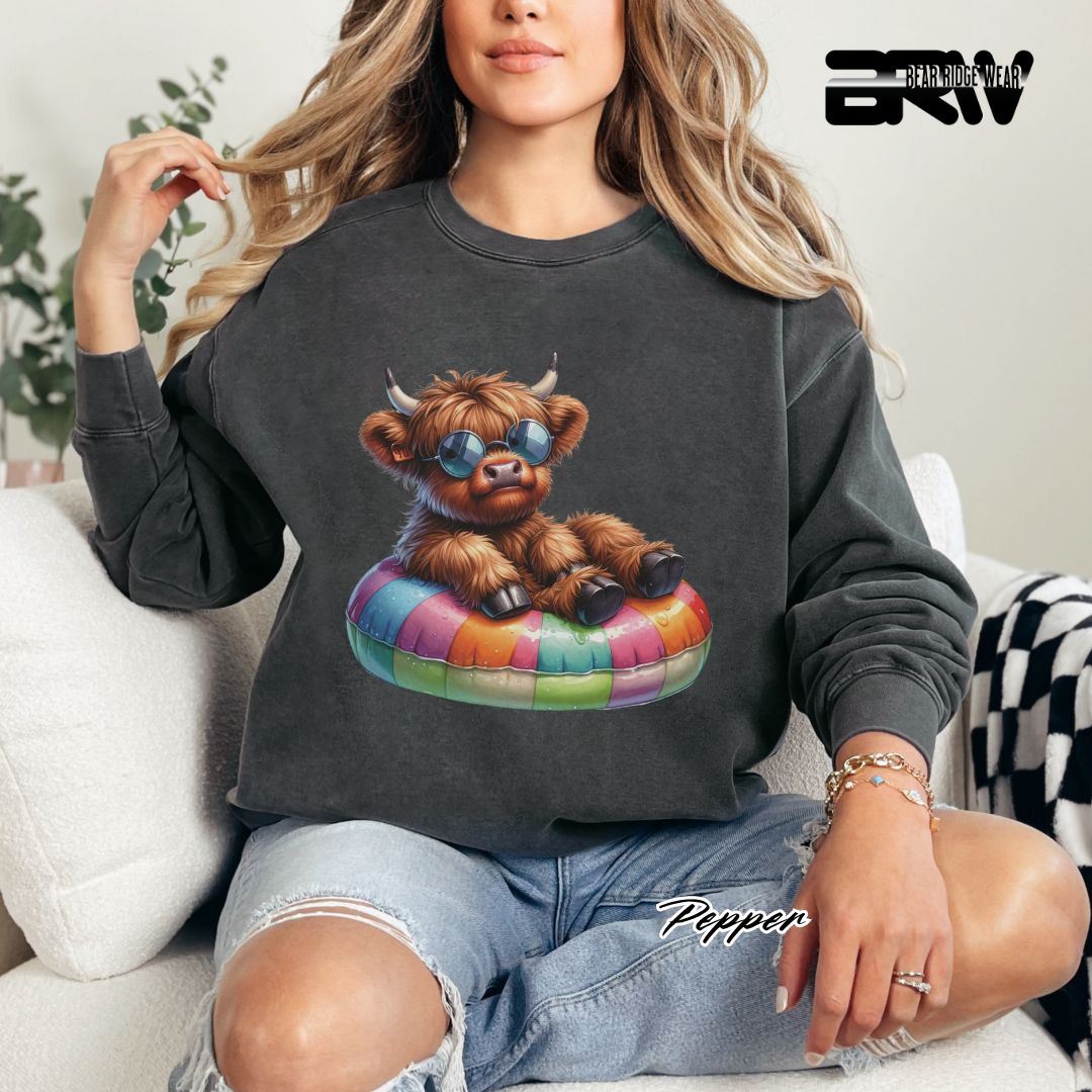 'Highland Cow-Float-Sunglasses' Summer Crewneck Sweatshirt