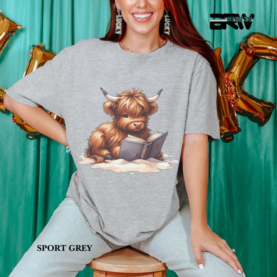'Highland Cow-Beach-Book' 3 Summer Tee