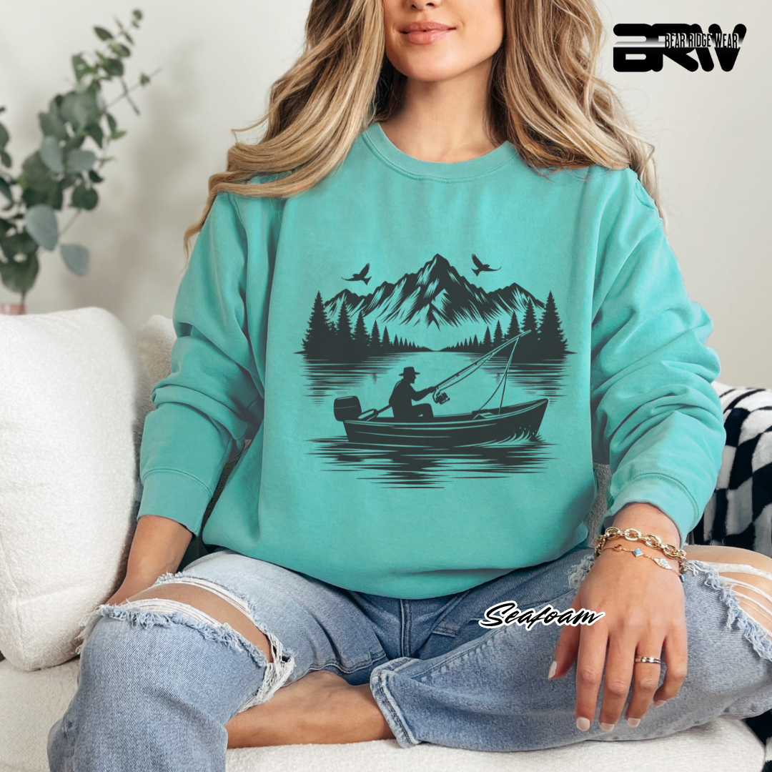 'Boat in the lake' Everyday Crewneck Sweatshirt