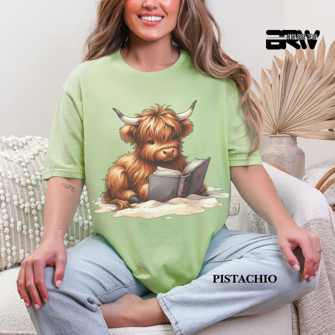 'Highland Cow-Beach-Book' 2 Summer Tee