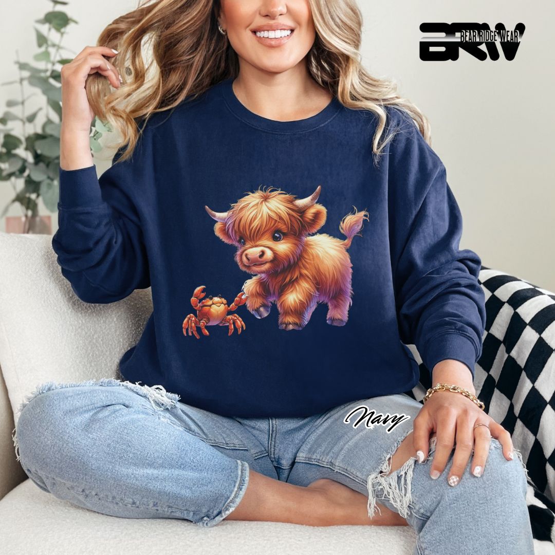 'Highland Cow-Crab' Summer Crewneck Sweatshirt