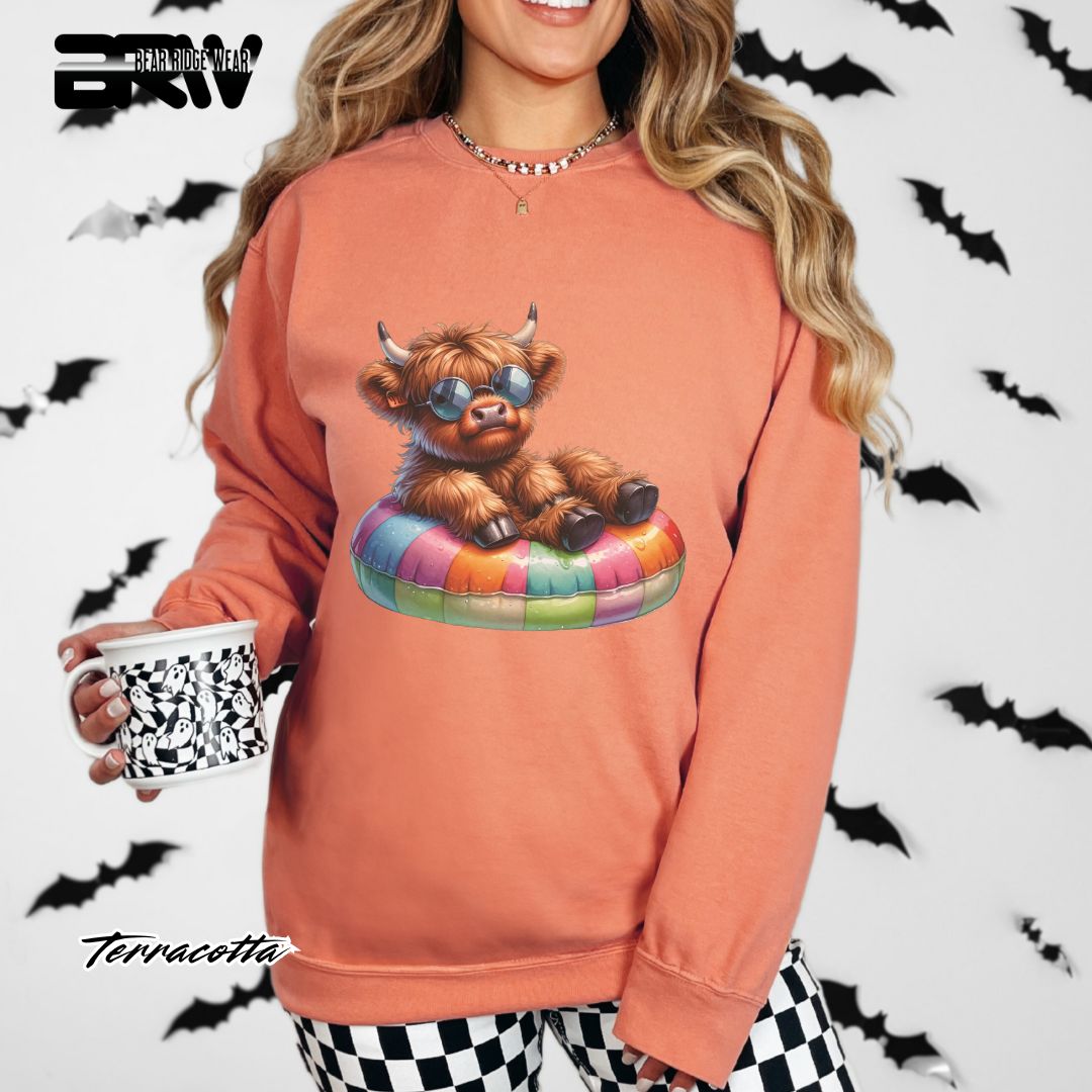 'Highland Cow-Float-Sunglasses' Summer Crewneck Sweatshirt