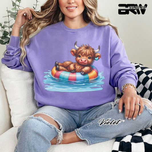'Highland Cow-Float' Summer Crewneck Sweatshirt