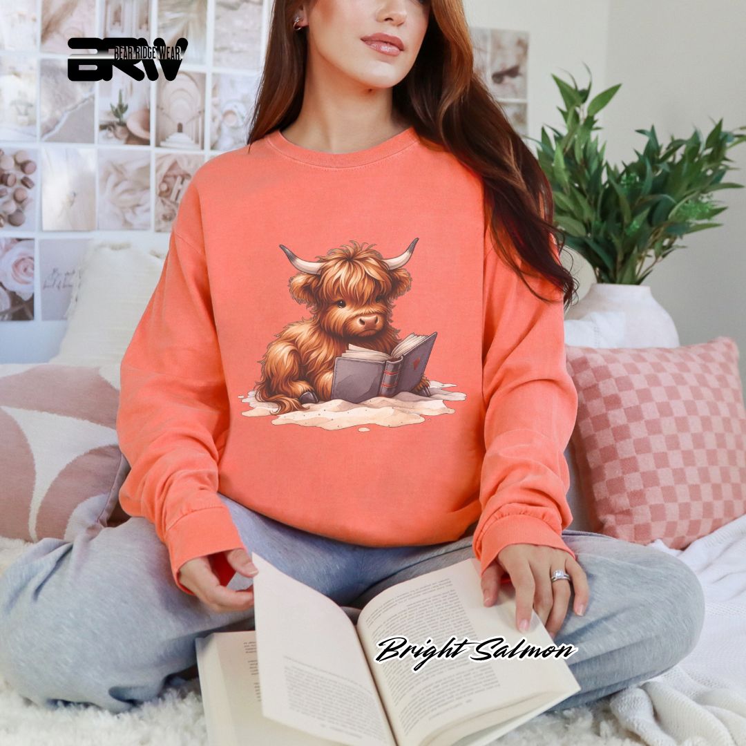 'Highland Cow Beach-Book' Summer Long Sleeve Tee